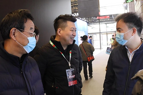 Esperto nella personalizzazione delle soluzioni di produzione e applicazione per il materiale isolante sotto vuoto è presente AWE2024 a Shanghai